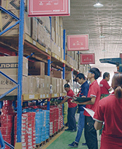 名匠裝飾材料倉(cāng)儲(chǔ)